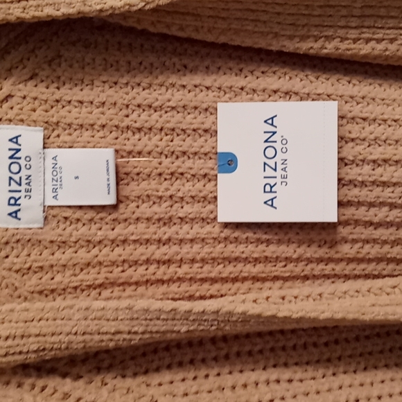°NWT° ARIZONA CARDIGAN - Picture 2 of 5